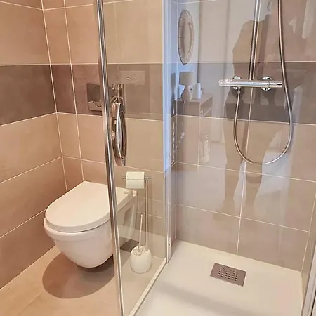 Apartment Mini Bay, 6 Pers, Piscine, 400 M Lecci
