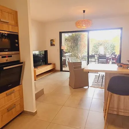 Apartment Mini Bay, 6 Pers, Piscine, 400 M *